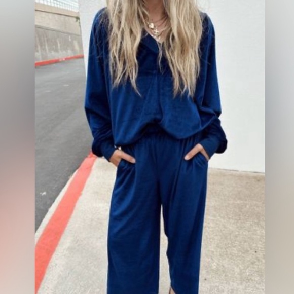 Ascot & Hart Target Collab - Velour V Neck Sweater size XXS NWT TOP ONLY - Picture 2 of 8